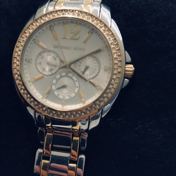 michael korse , women watch , gold and silver - Picture 2 of 6